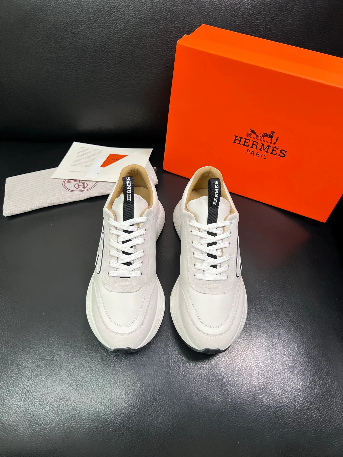 Men's men's shoes 💰840 Hermes top purchasing Hermes counter synchronization, original factory configuration, original cowhide fabric imported from Italy, high-quality splicing technology, fully imported water-dyed cowhide lining, soles: original factory special soles are super comfortable, original factory and single goods are high quality, welcome to compare and synchronize with counters, code number 39-44 (customized 38 45) 85863